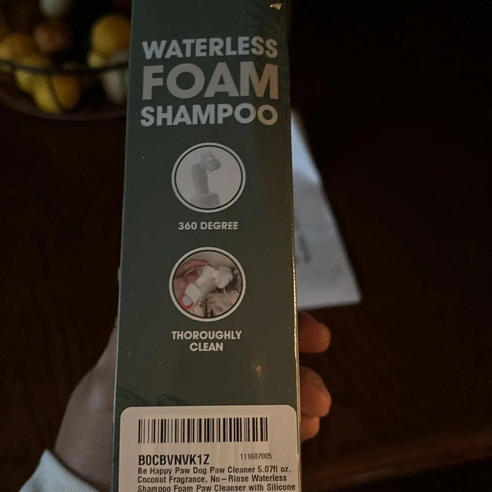 Waterless foam shampoo for dogs